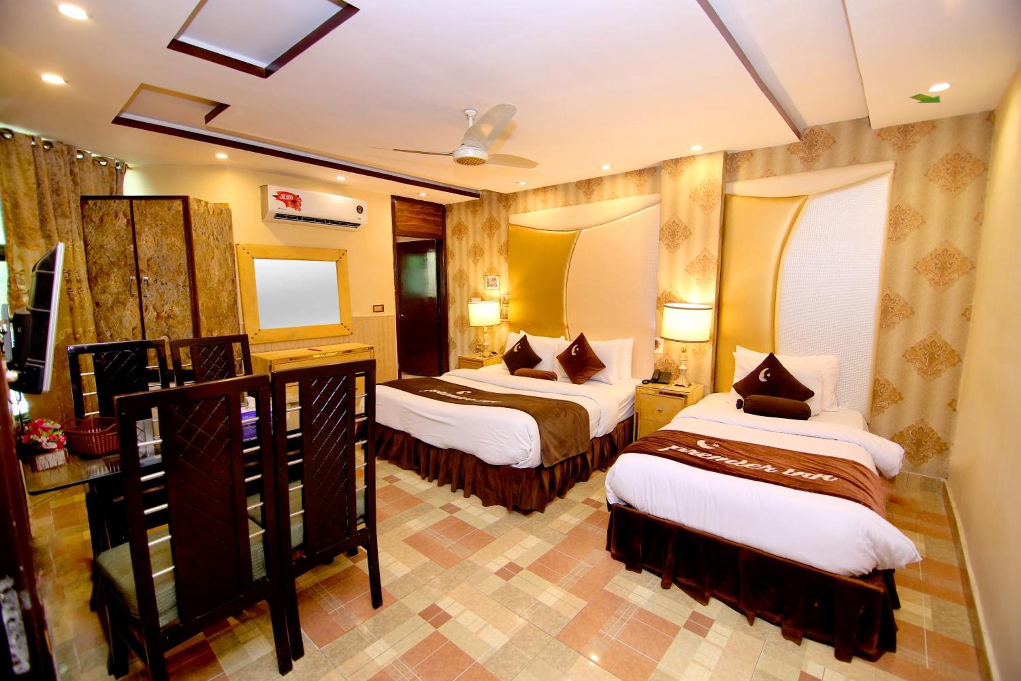 Premier Inn Gulberg Lahore Extérieur photo