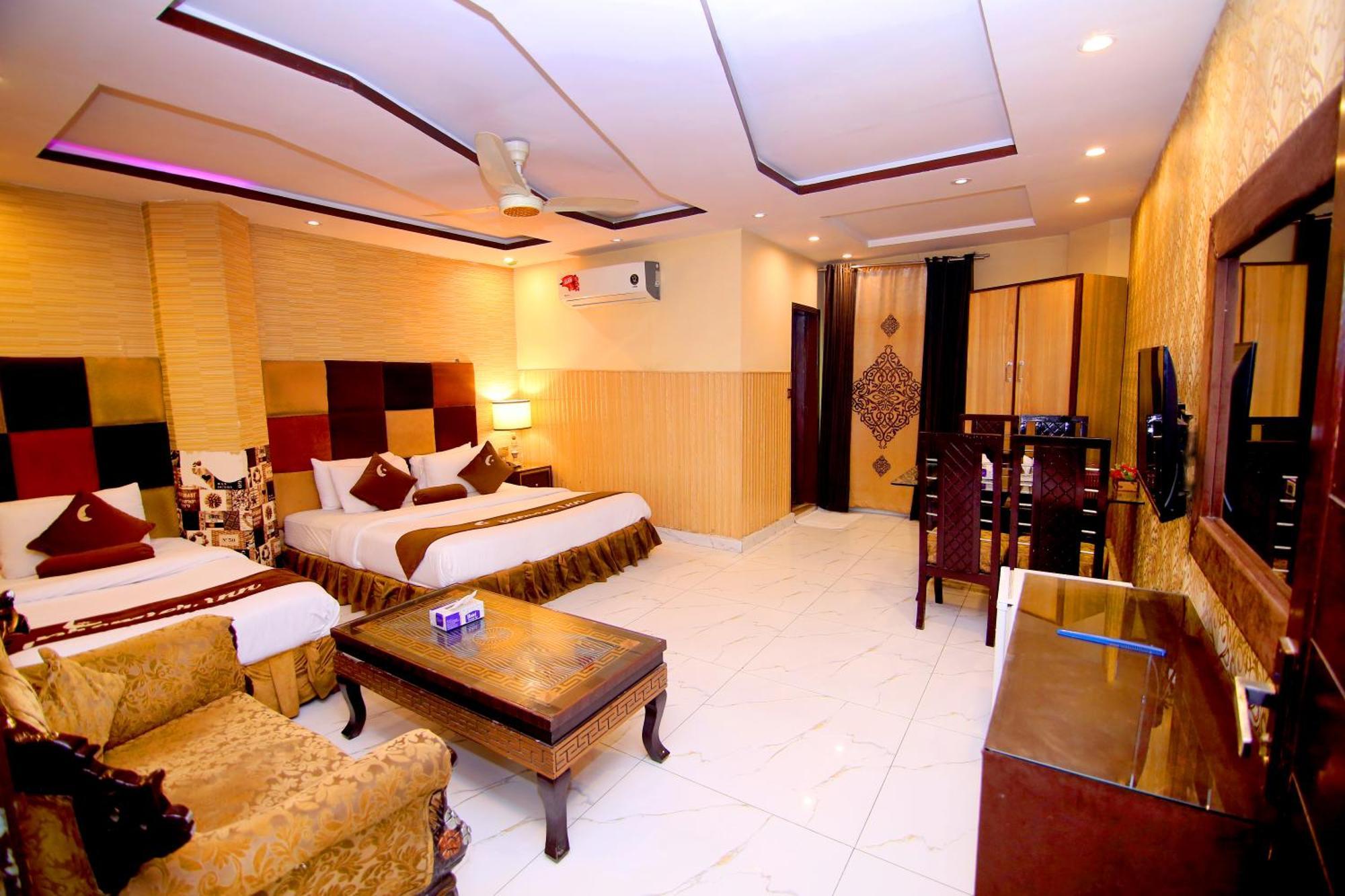 Premier Inn Gulberg Lahore Extérieur photo