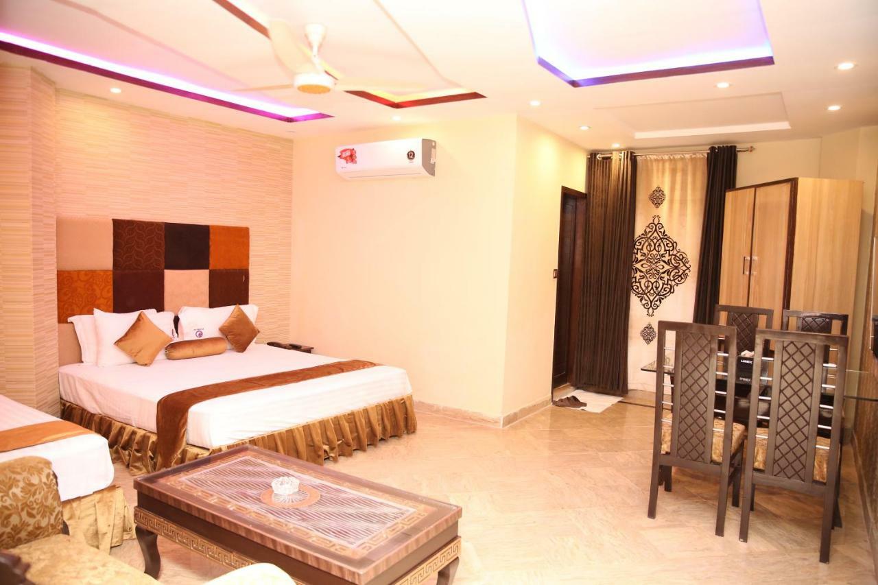Premier Inn Gulberg Lahore Extérieur photo