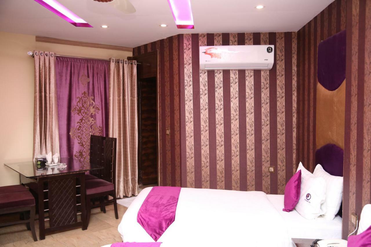 Premier Inn Gulberg Lahore Extérieur photo
