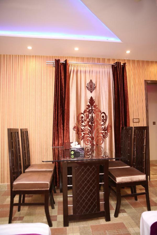 Premier Inn Gulberg Lahore Extérieur photo