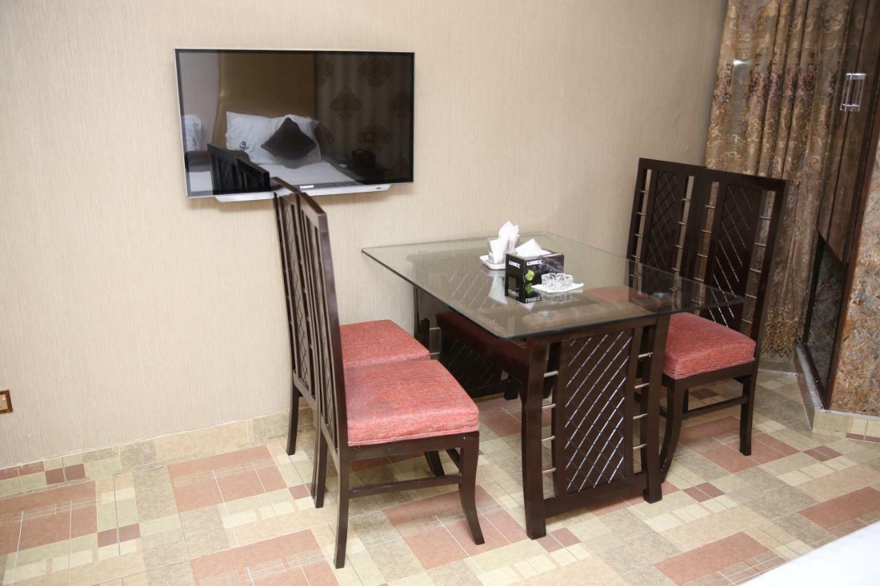 Premier Inn Gulberg Lahore Extérieur photo