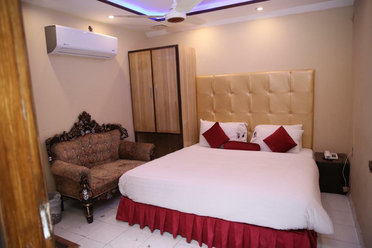 Premier Inn Gulberg Lahore Extérieur photo