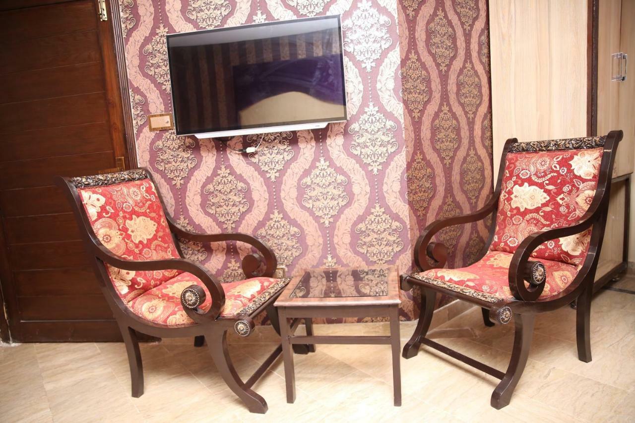 Premier Inn Gulberg Lahore Extérieur photo